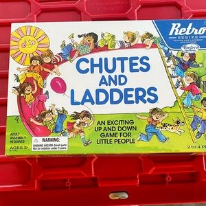 Hasbro Retro Series Chutes and Ladders - Vibrant Family Game